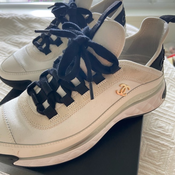 Channel sneakers - Picture 3 of 8